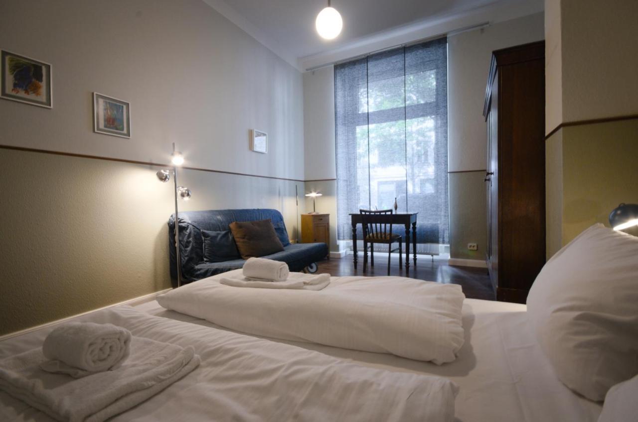Altbauwohnung Mit 3 Baedern Berlin Exteriör bild
