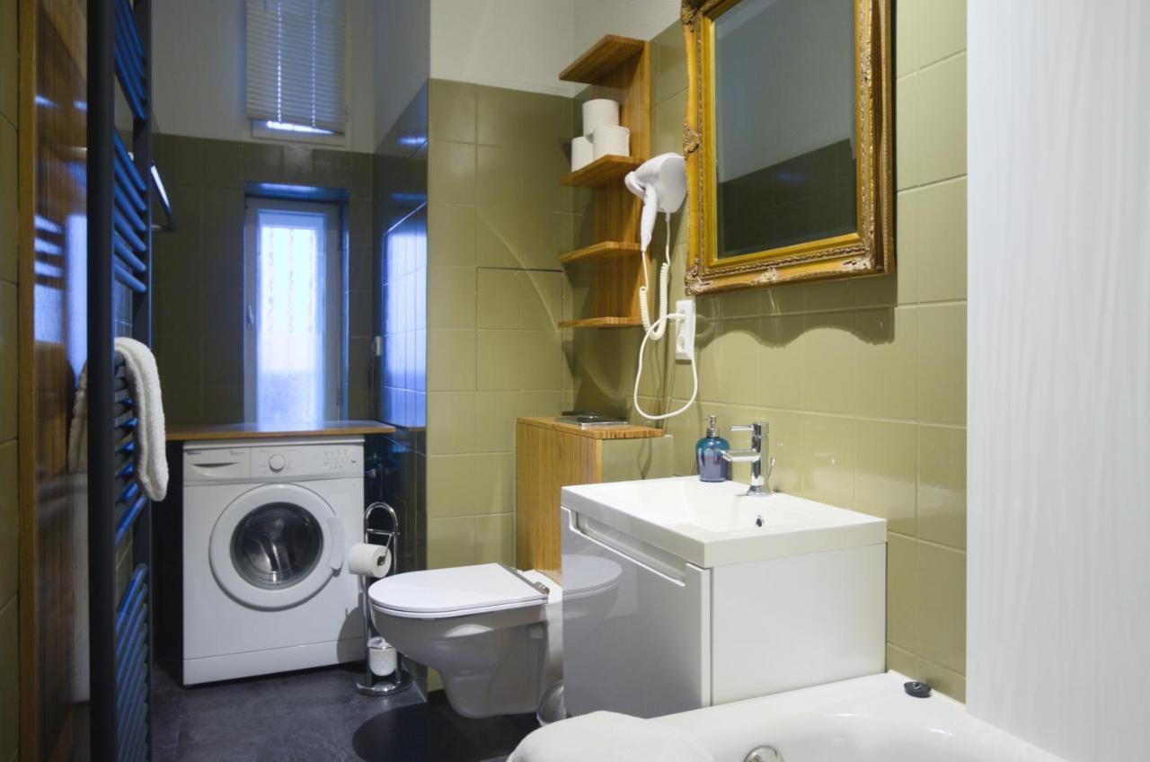 Altbauwohnung Mit 3 Baedern Berlin Exteriör bild
